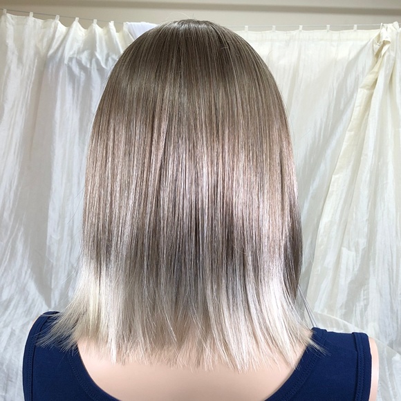 NWT Blond Straight Bob Lace Front Wig Average Size - Picture 6 of 8